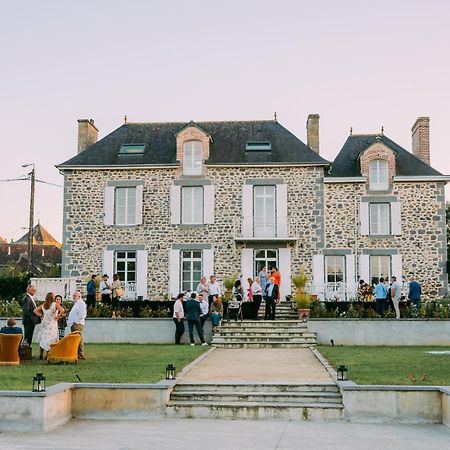 Domaine Les Jardins Darsene Bed & Breakfast Tinténiac Dış mekan fotoğraf